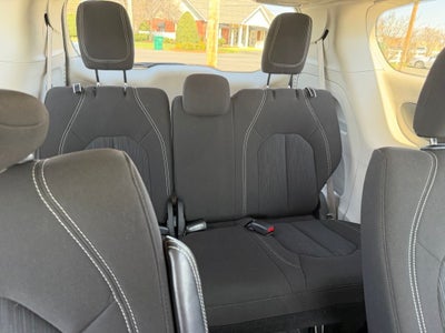 2024 Chrysler Voyager LX