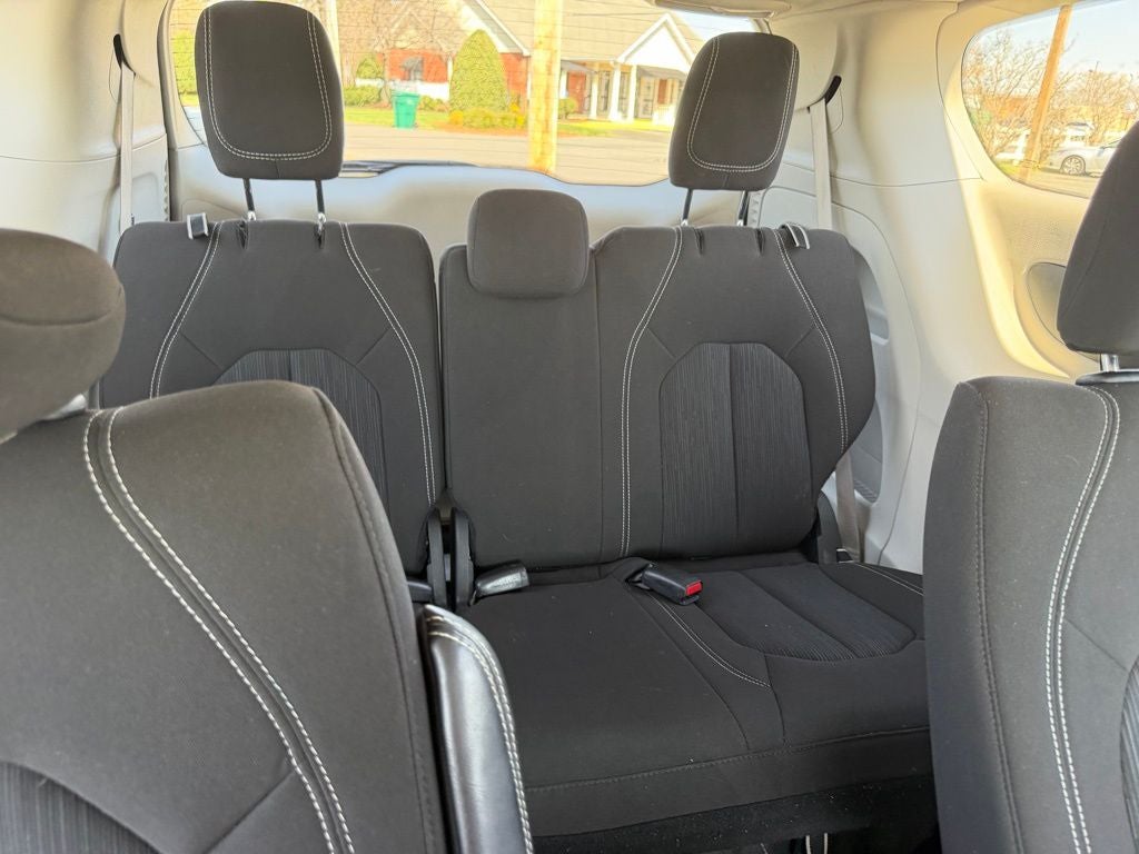 2024 Chrysler Voyager LX