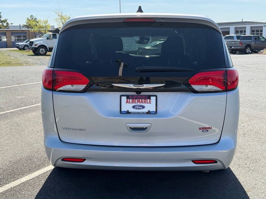 2024 Chrysler Voyager LX