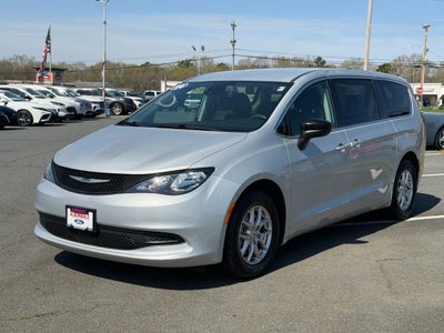2024 Chrysler Voyager LX