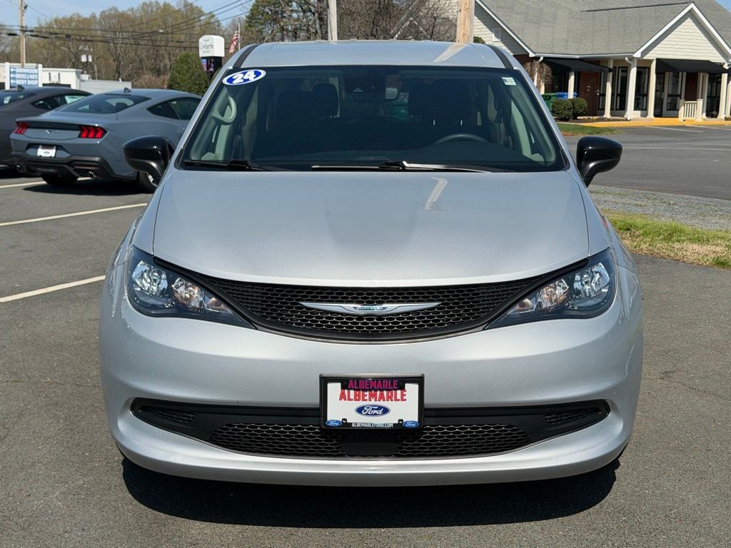 2024 Chrysler Voyager LX