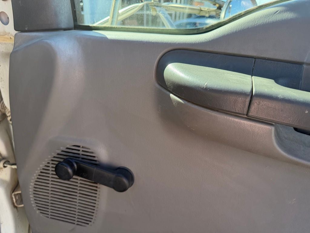 2000 Ford F-650SD XL DRW