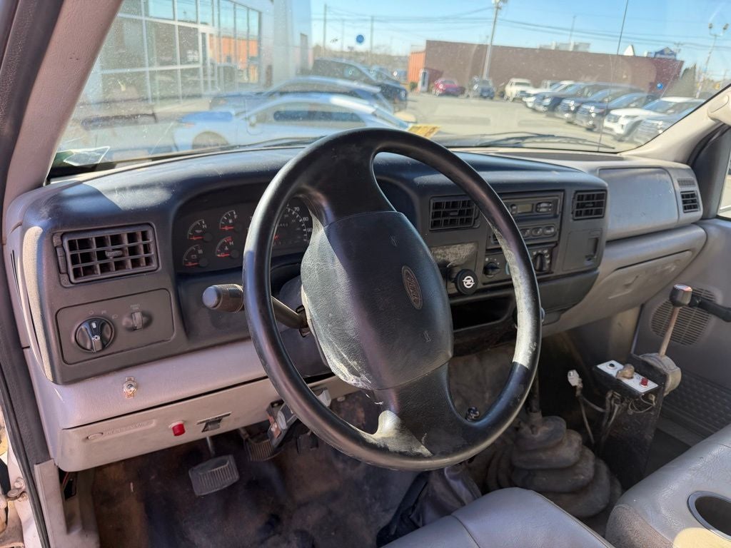 2000 Ford F-650SD XL DRW