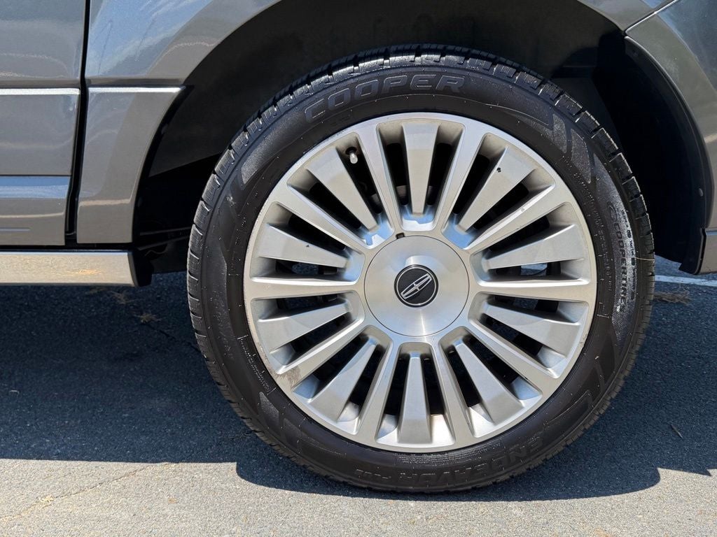 2015 Lincoln Navigator L Base