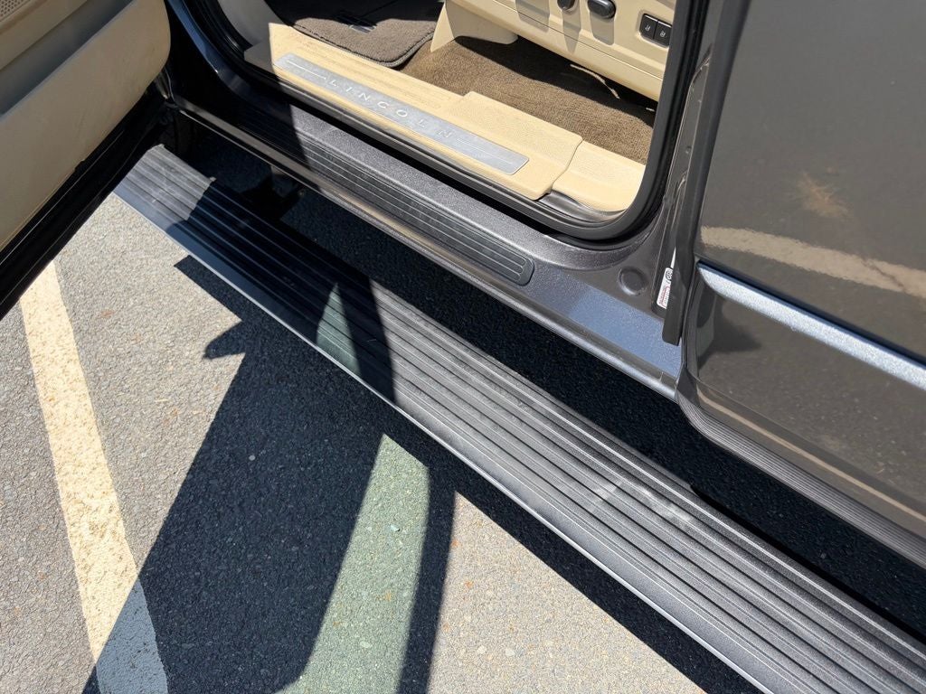 2015 Lincoln Navigator L Base
