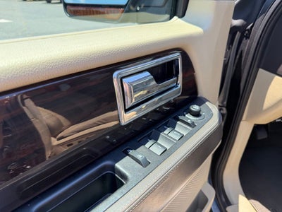 2015 Lincoln Navigator L Base