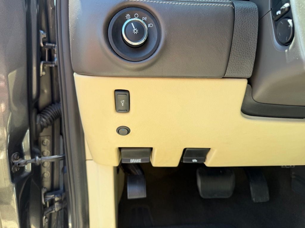 2015 Lincoln Navigator L Base