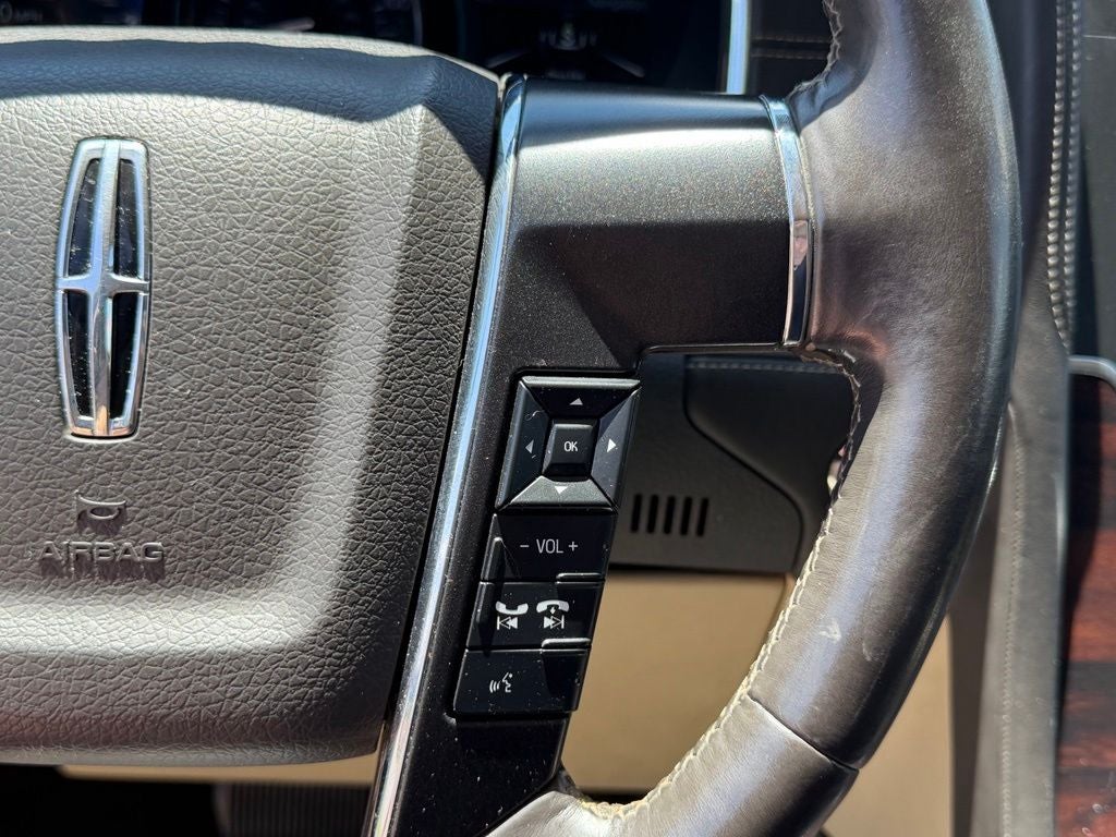 2015 Lincoln Navigator L Base