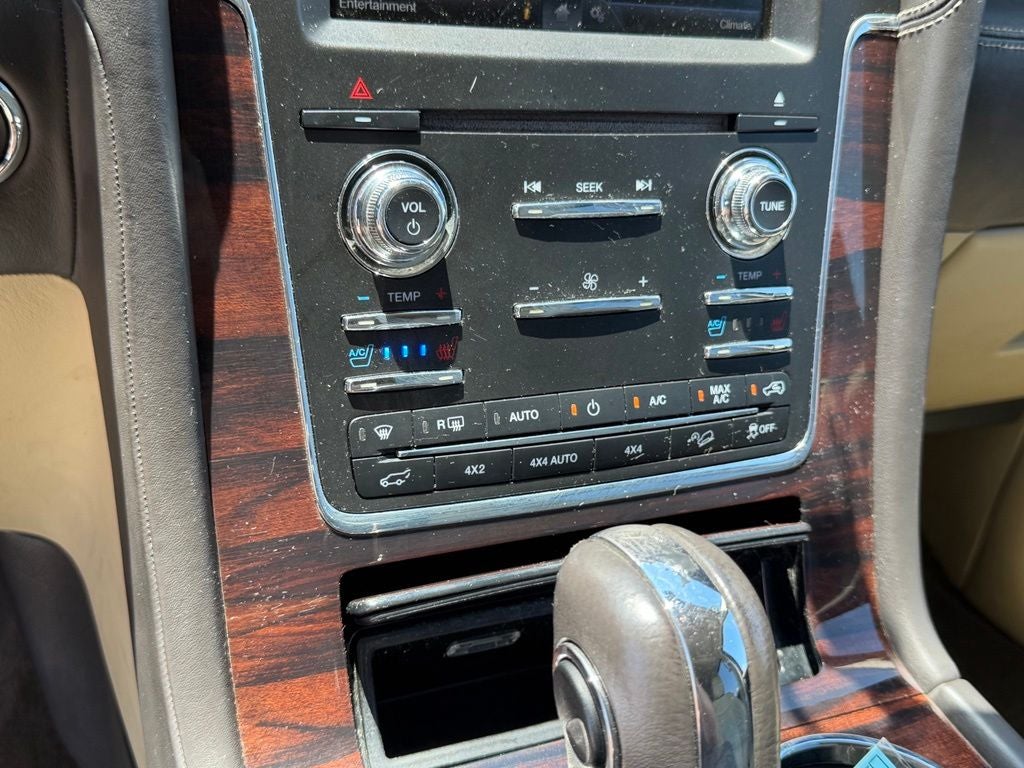 2015 Lincoln Navigator L Base