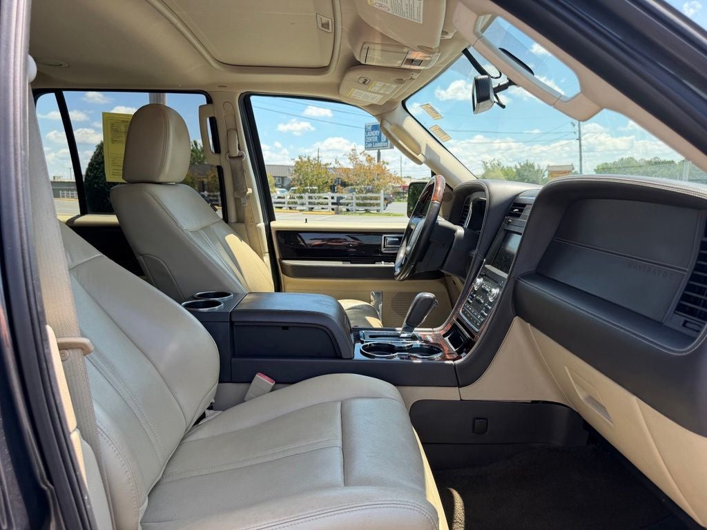 2015 Lincoln Navigator L Base