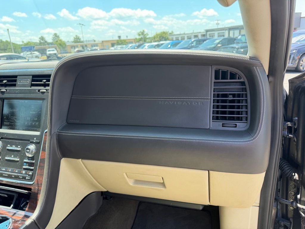 2015 Lincoln Navigator L Base