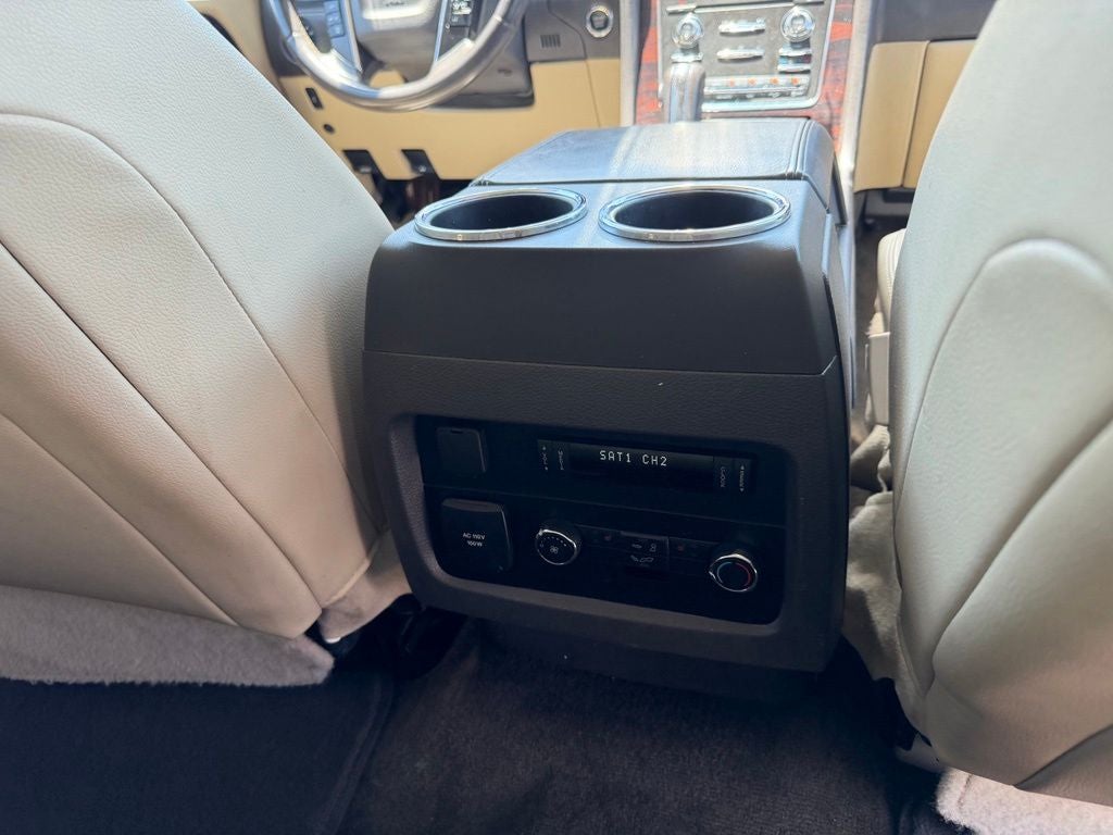 2015 Lincoln Navigator L Base