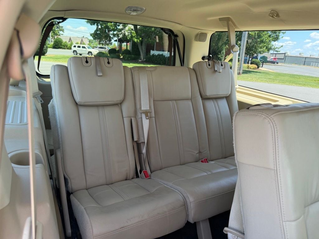 2015 Lincoln Navigator L Base